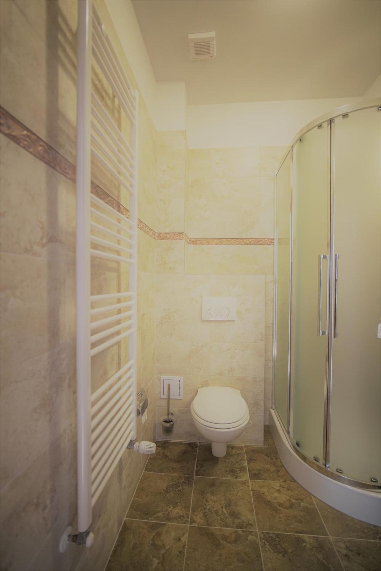 La Curtea Domneasca Hotel Piatra Neamţ Kamer foto
