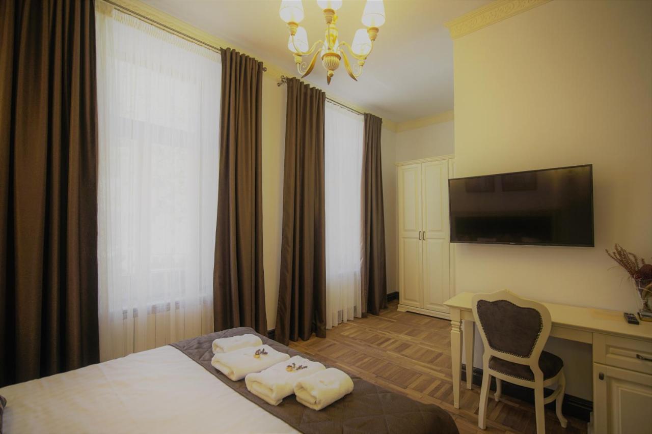 La Curtea Domneasca Hotel Piatra Neamţ Buitenkant foto
