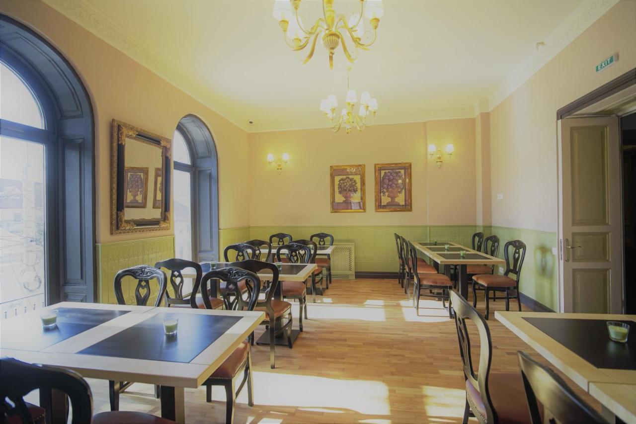 La Curtea Domneasca Hotel Piatra Neamţ Buitenkant foto